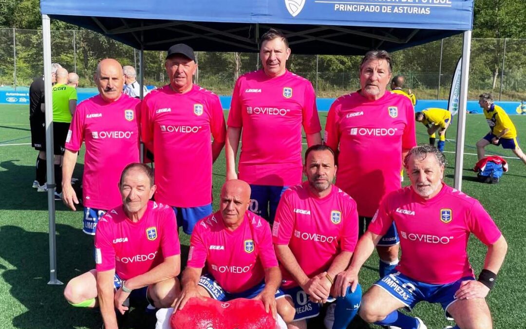 Fútbol Andando en la SDCR La Corredoria: El deporte rey sigue rodando a cualquier edad